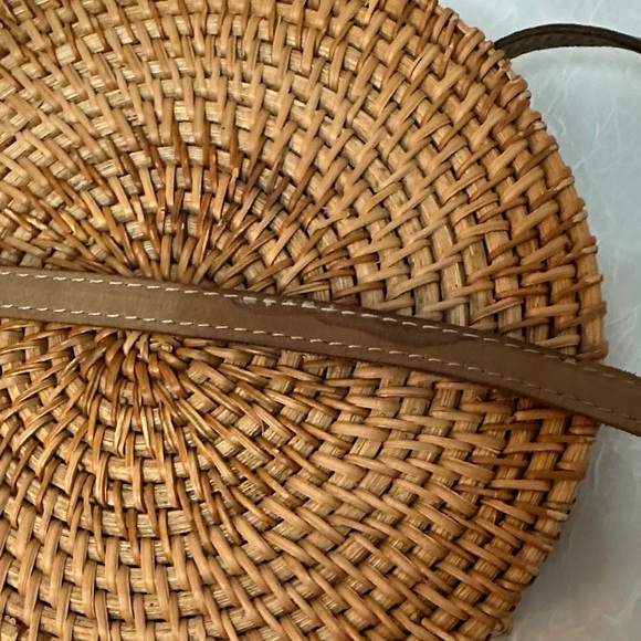 Woven Round Straw Crossbody Bag - Brown like new - Picture 5 of 8